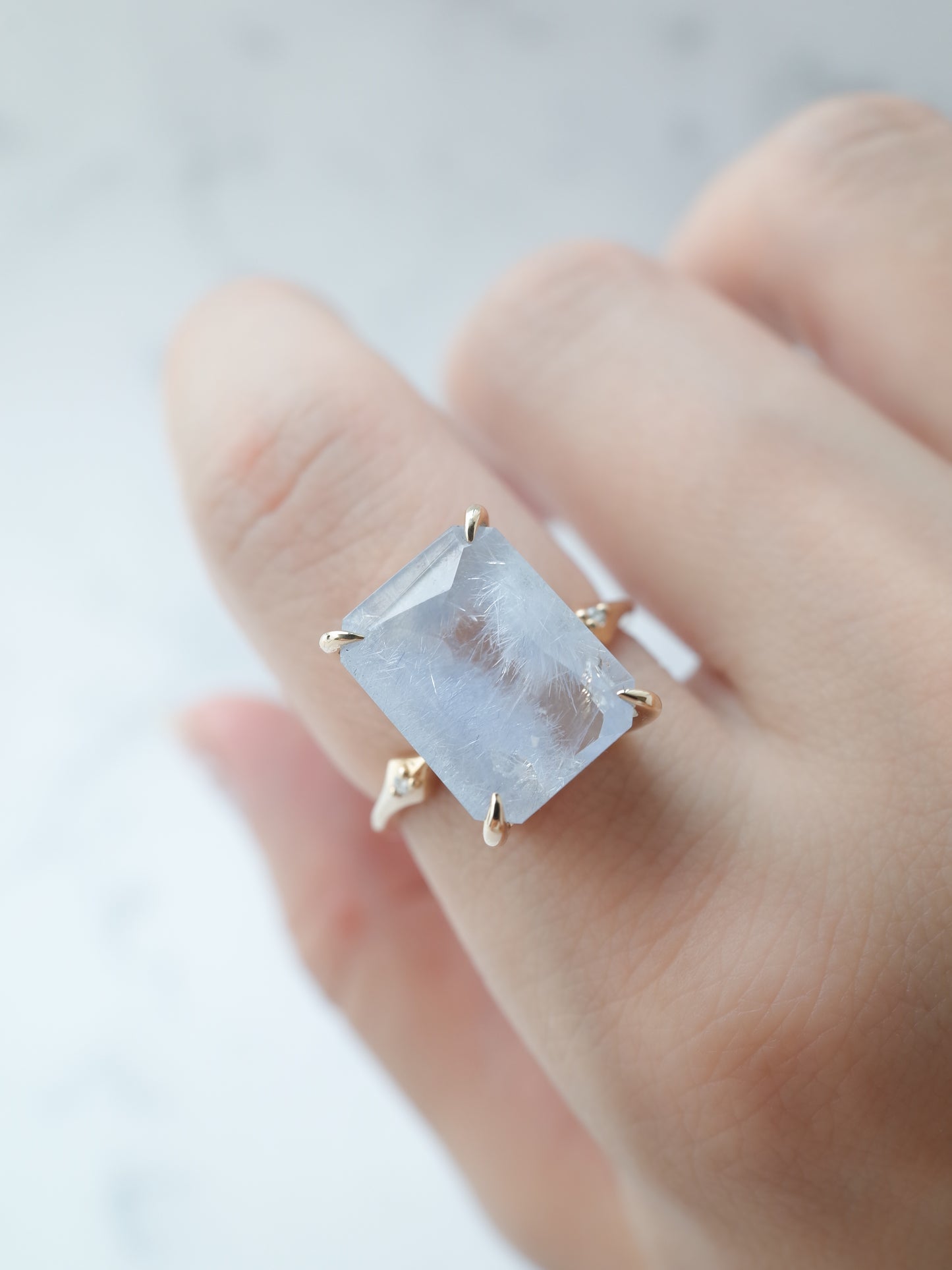 Dumorutierite in Quartz Ring cut by CANNA -2
