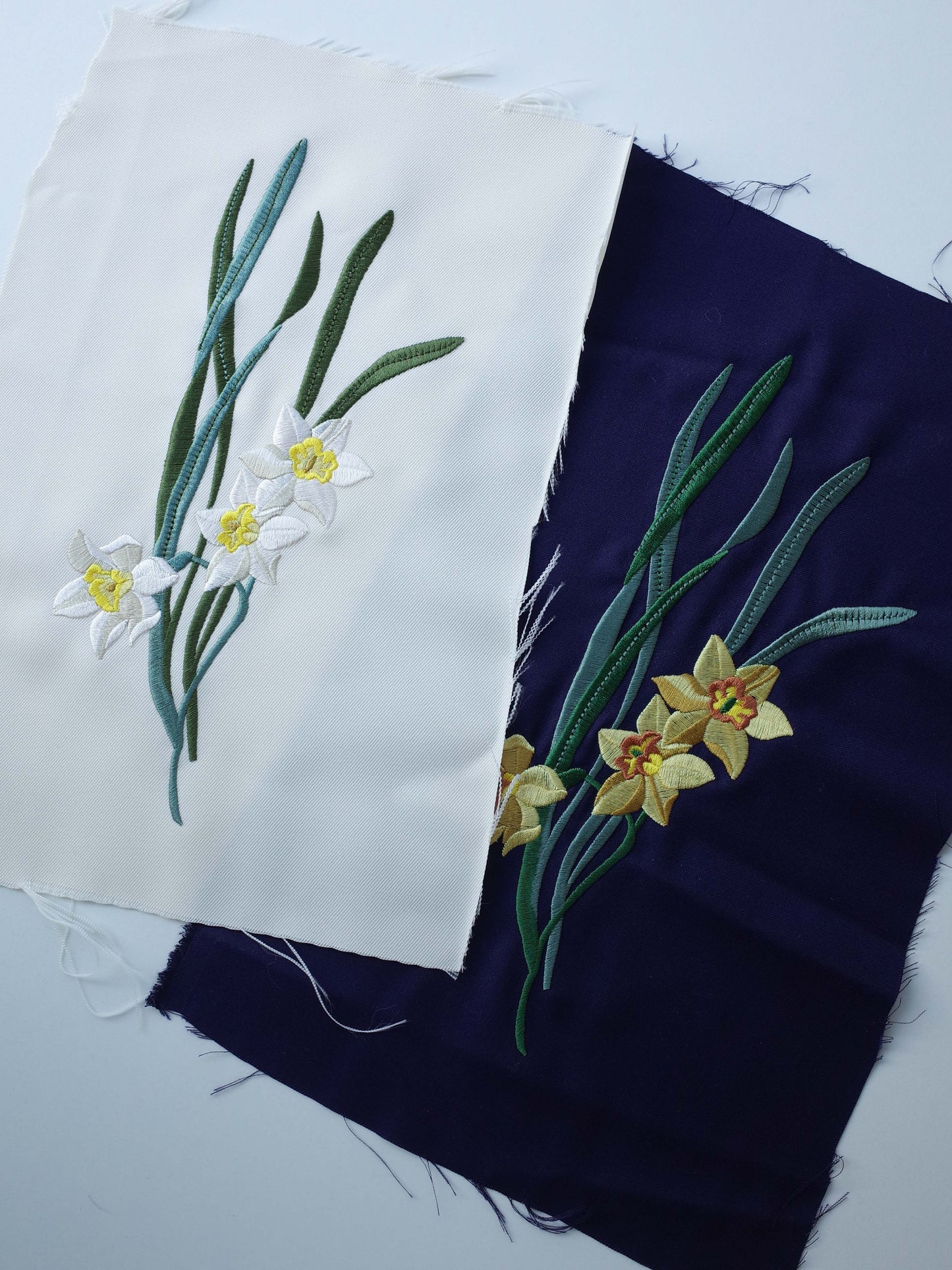 DAFFODIL stud earrings  Single - L