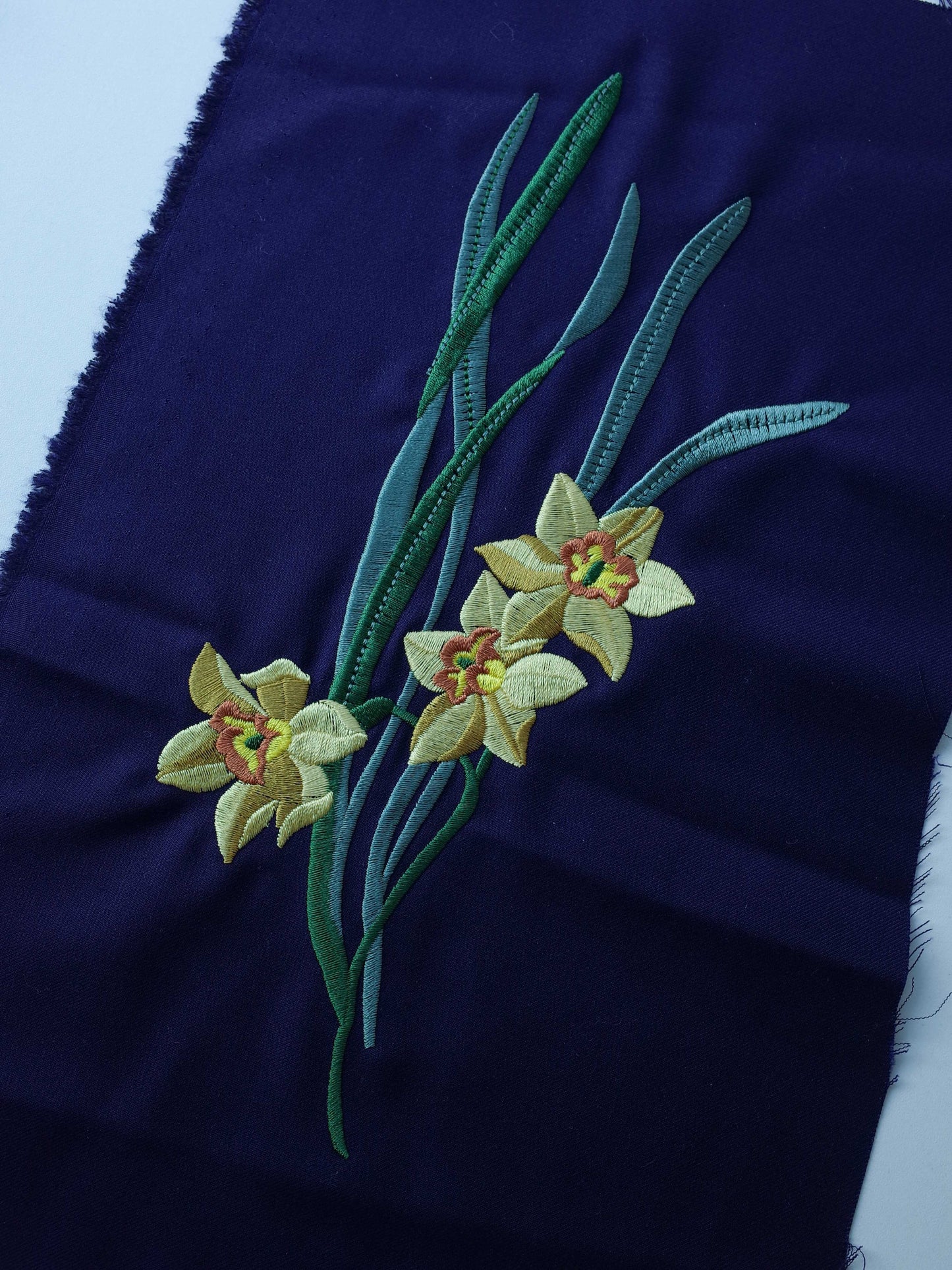 DAFFODIL stud earrings  Single - L