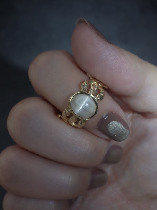 Cat`s Eye Topaz ARAN Ring - Scalloped 8