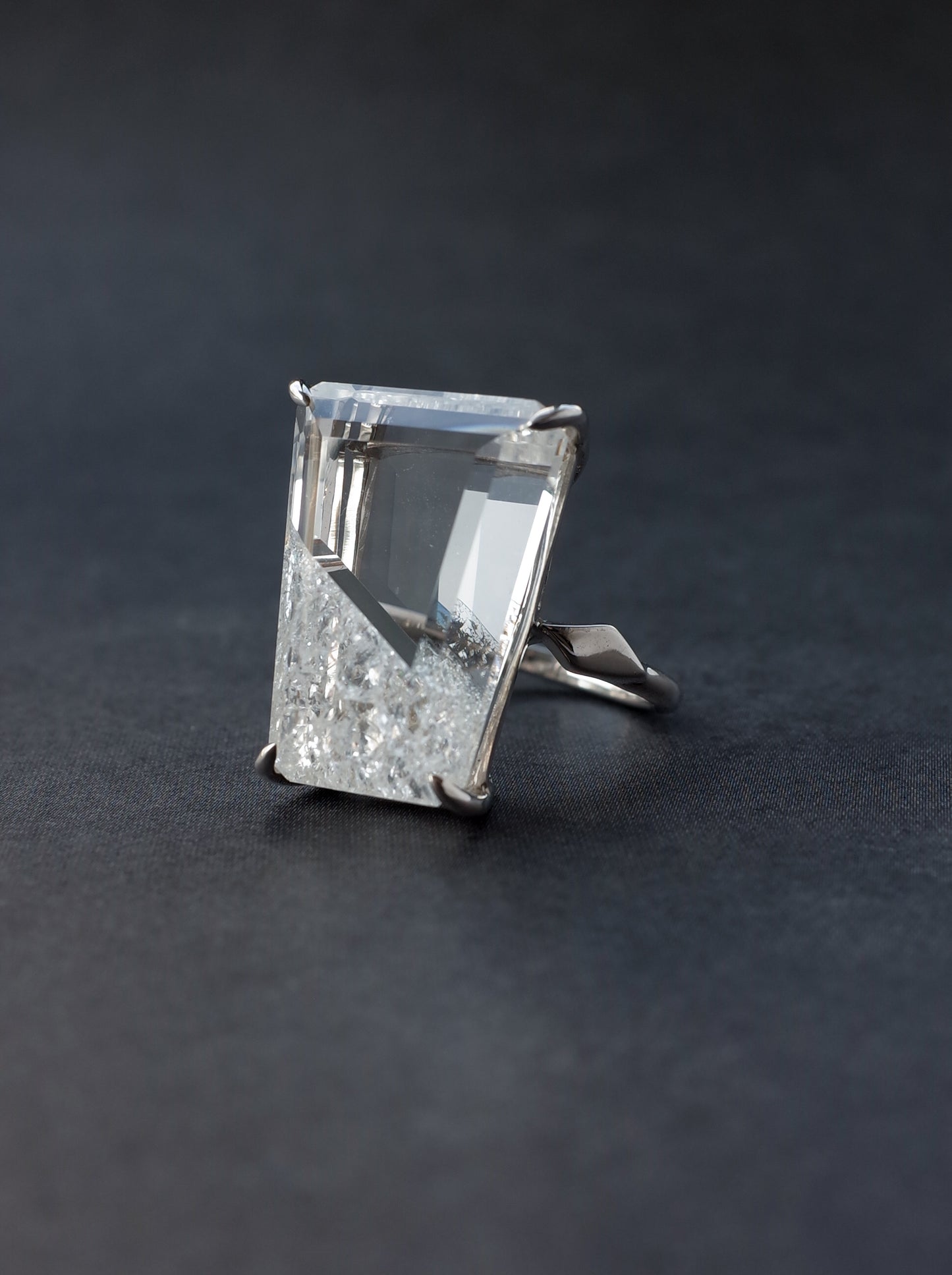 Crash Quartz Ring   / cut by CANNA