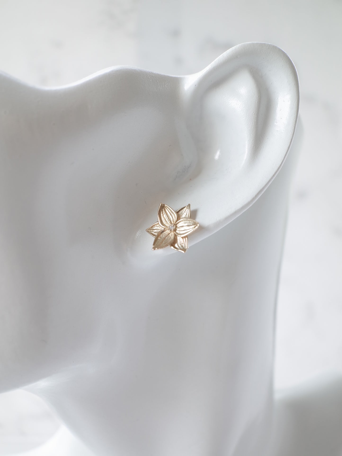DAFFODIL stud earrings  Single - L