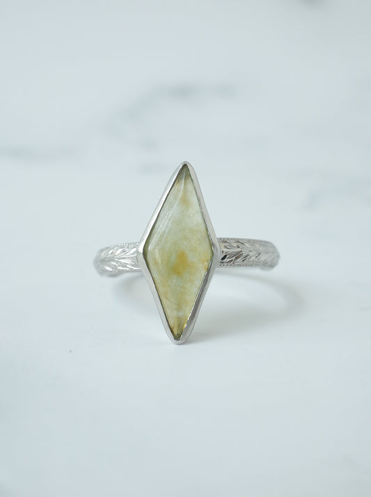 Jadeite Hawaiian Ring - 8