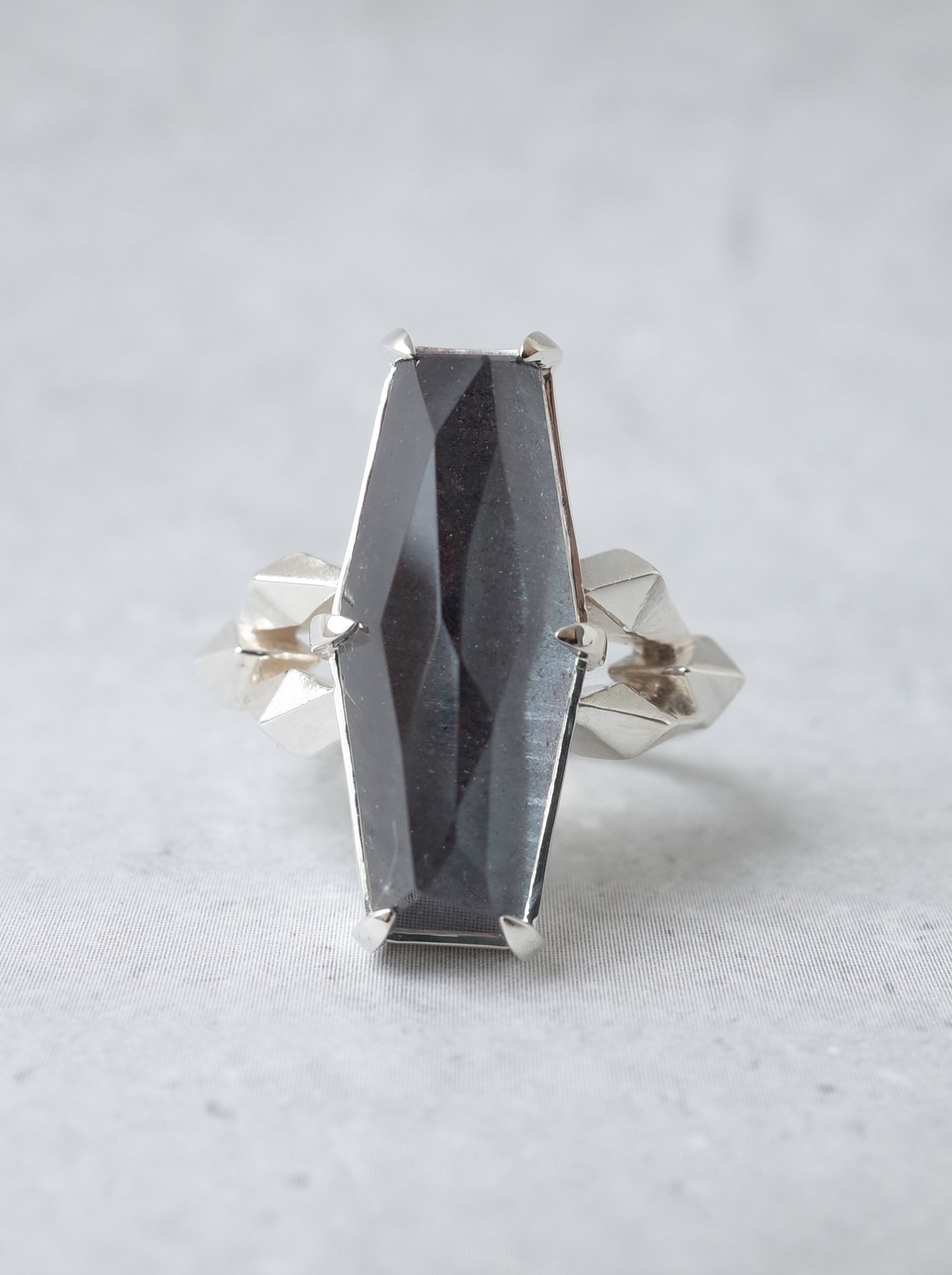 Hematite in Quartz CRYSTALLIZE Ring / cut by CANNA
