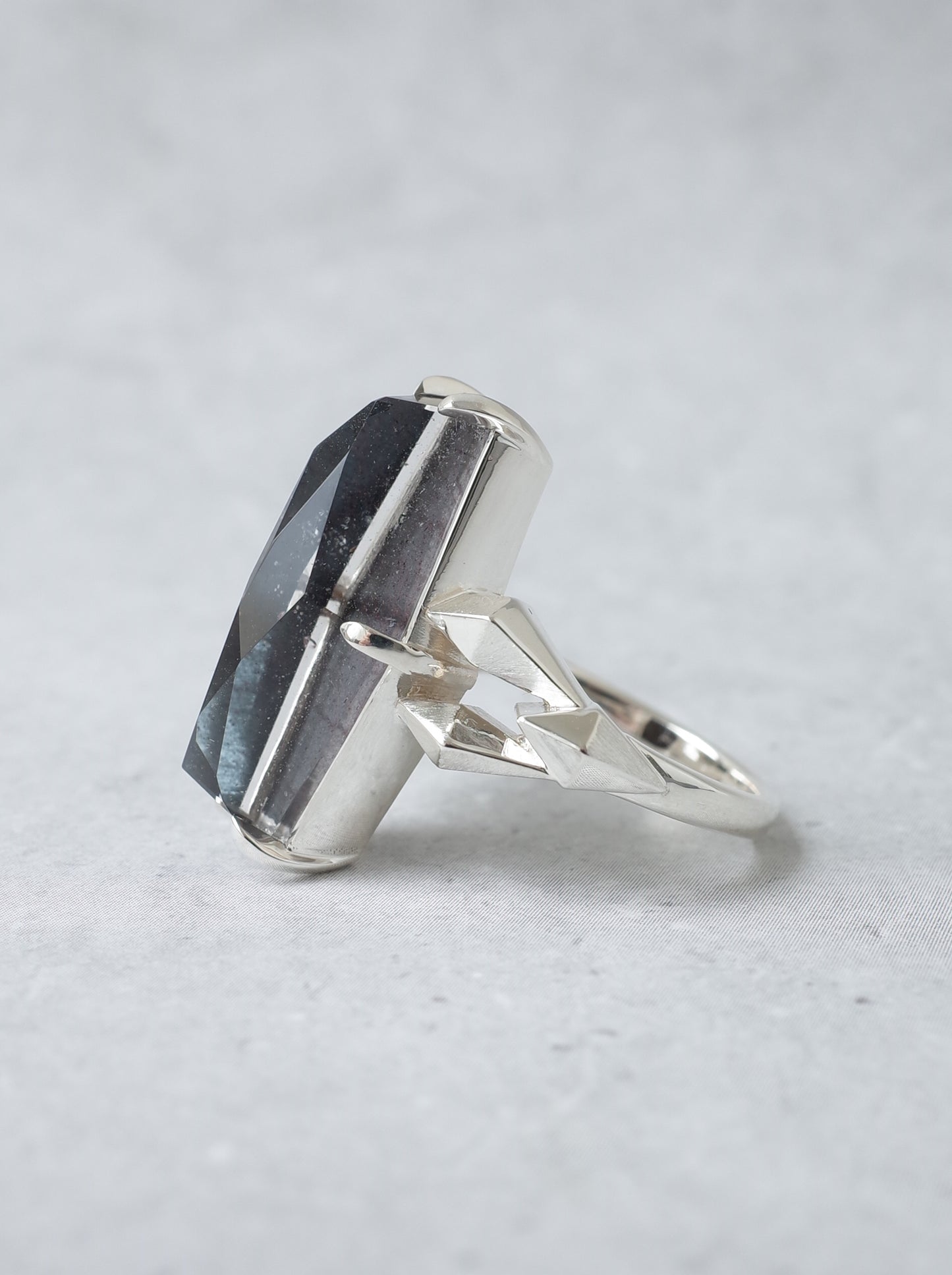 Hematite in Quartz CRYSTALLIZE Ring / cut by CANNA