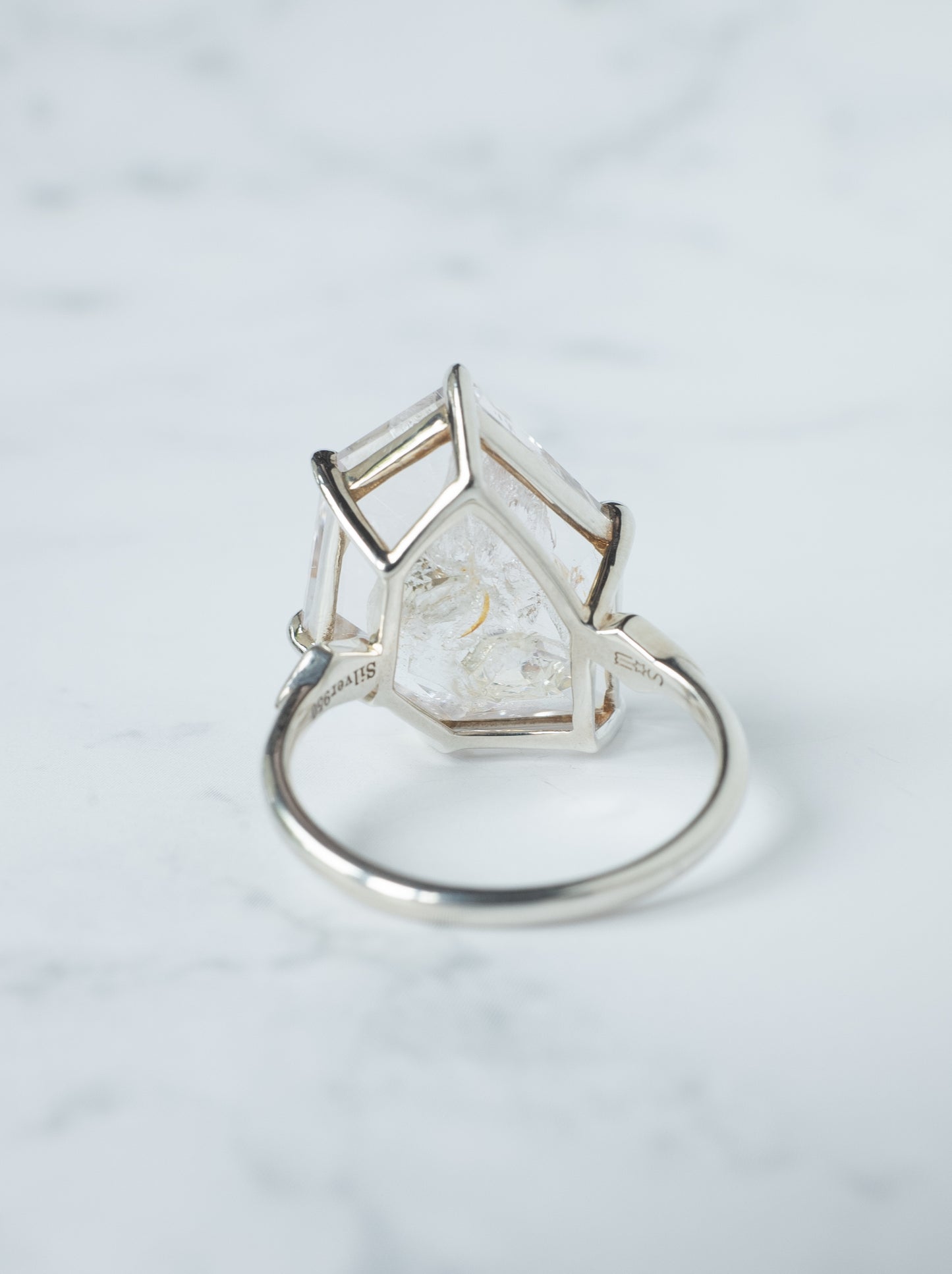 Negative Crystal in Quartz Ring / cut by CANNA