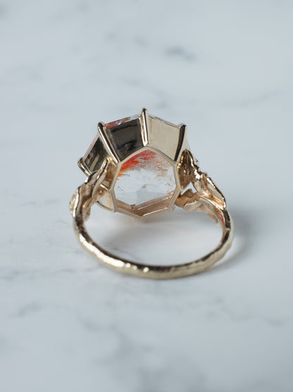 Aurora Quartz Ring / cut by CANNA -f1