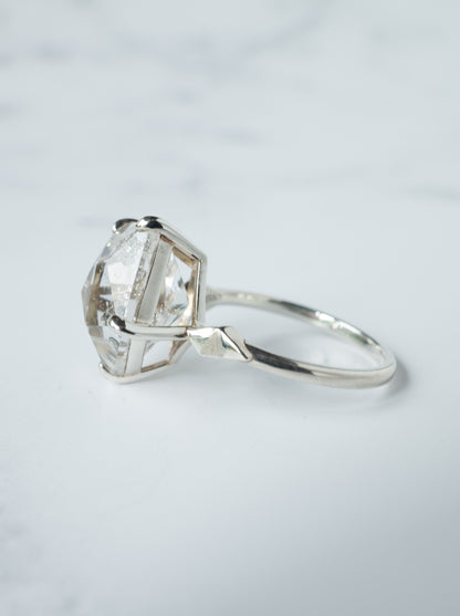 Pyrite in Quartz Ring / cut by CANNA