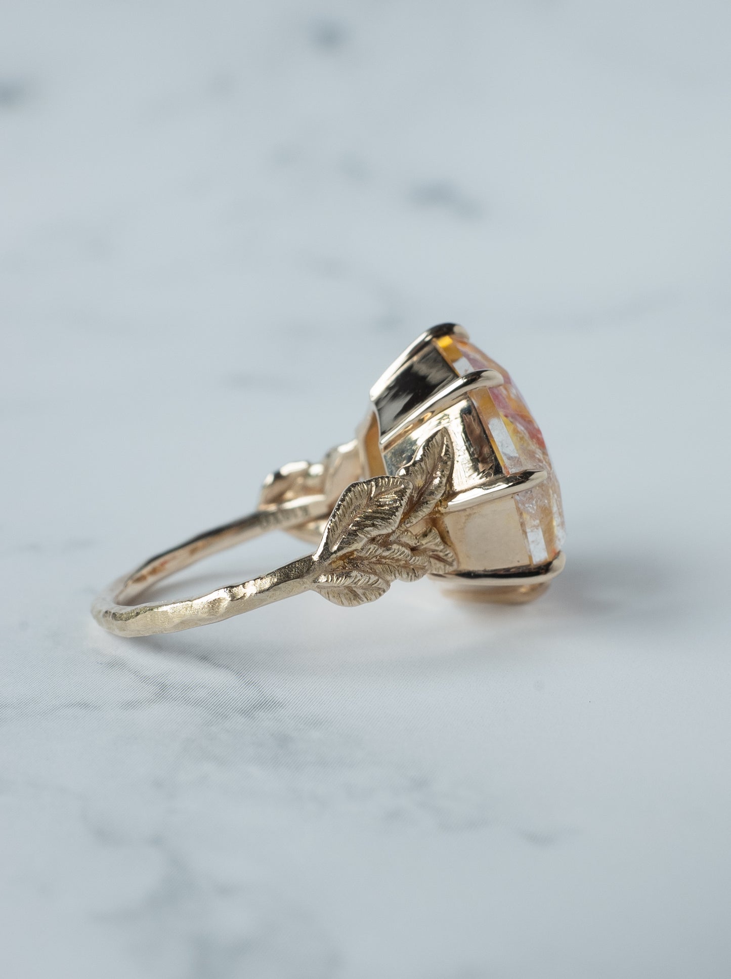 Aurora Quartz Ring / cut by CANNA -f1