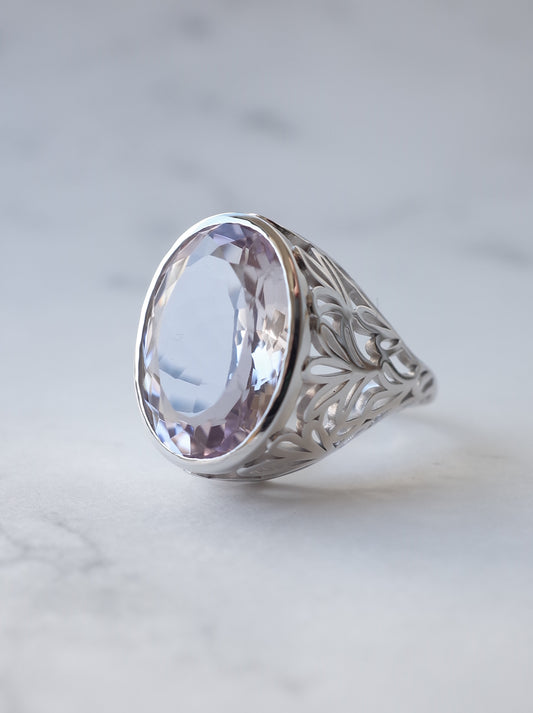 AGAPANTHUS Light Amethyst Ring