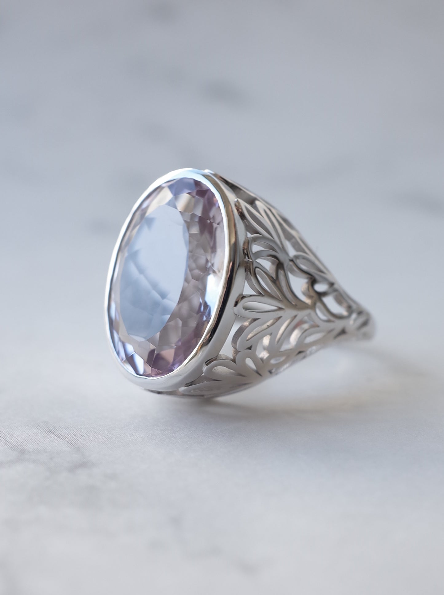 AGAPANTHUS Light Amethyst Ring