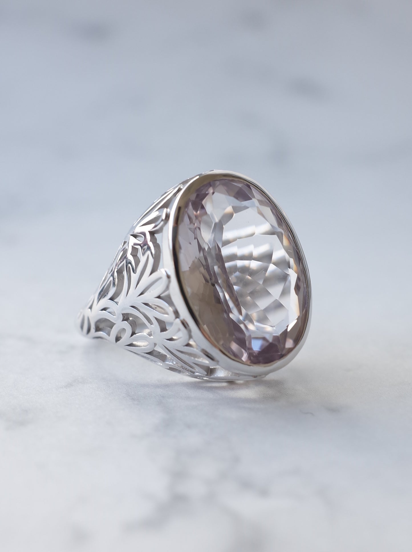 AGAPANTHUS Light Amethyst Ring