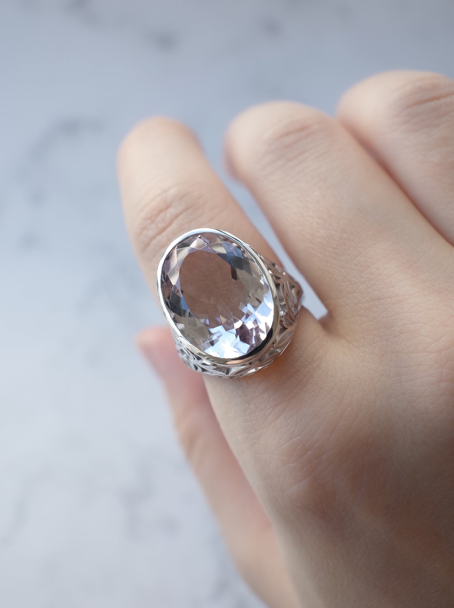 AGAPANTHUS Light Amethyst Ring