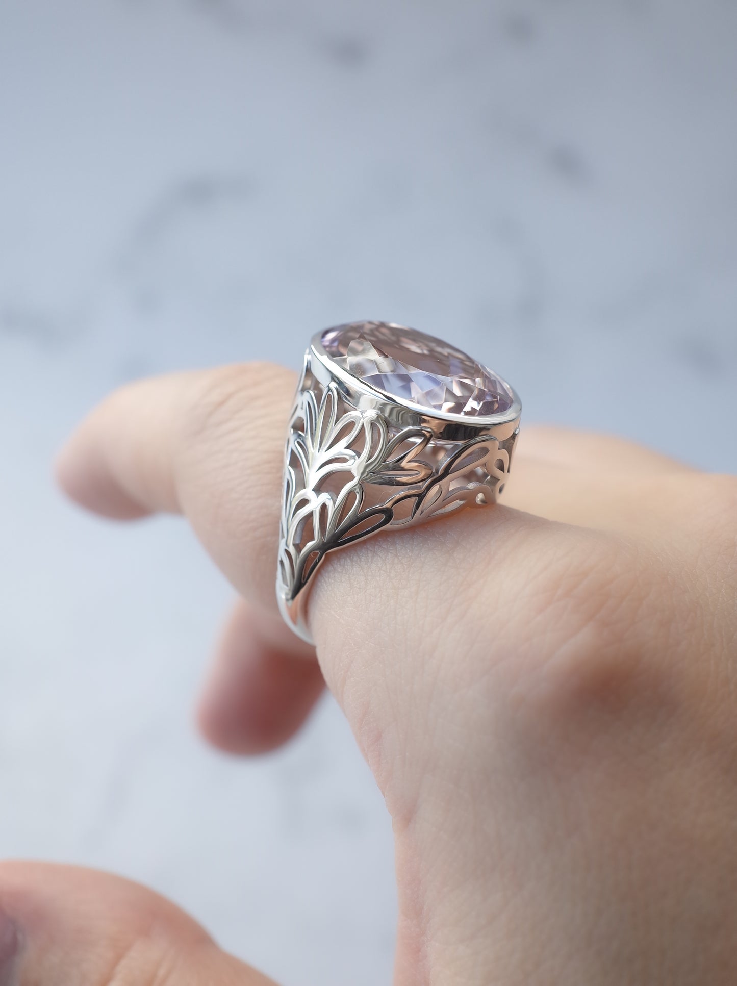 AGAPANTHUS Light Amethyst Ring