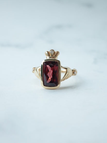Rhodolite Garnet Claddagh Ring