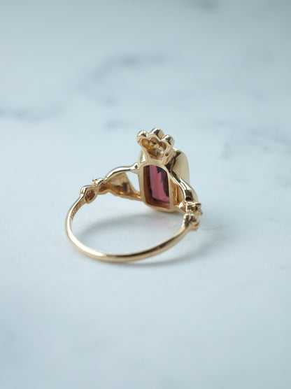 Rhodolite Garnet Claddagh Ring