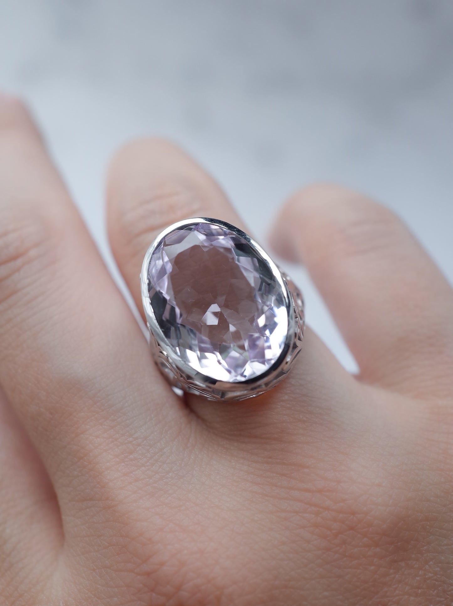 AGAPANTHUS Light Amethyst Ring