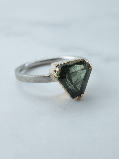 Ludwigite in Peridot Ring - 2