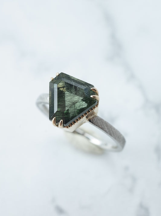 Ludwigite in Peridot Ring - 2