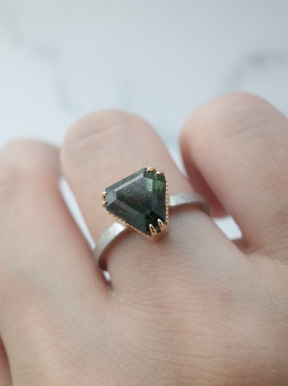 Ludwigite in Peridot Ring - 2