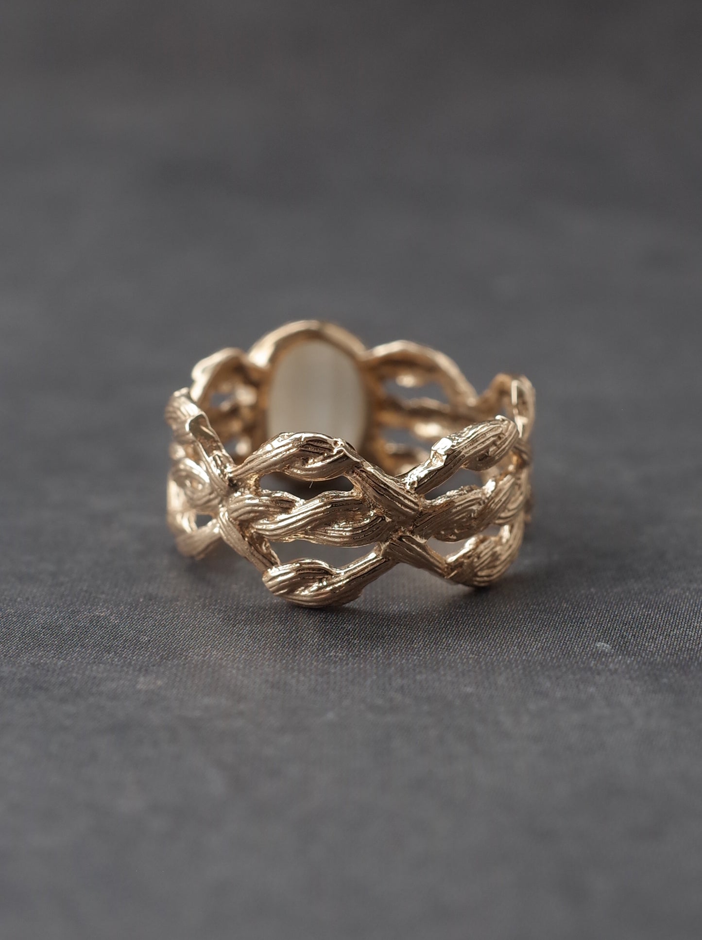 Cat`s Eye Topaz ARAN Ring - Scalloped 8