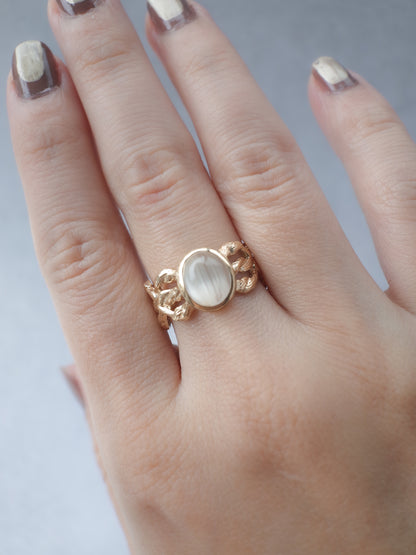 Cat`s Eye Topaz ARAN Ring - Scalloped 8