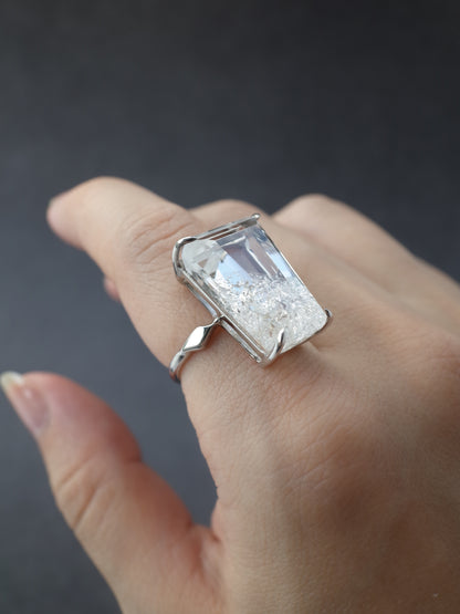 Crash Quartz Ring   / cut by CANNA