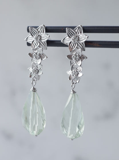 DAFFODIL stud earrings with Prasiolite