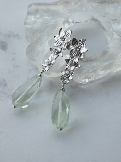 DAFFODIL stud earrings with Prasiolite