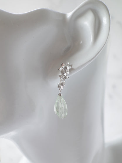 DAFFODIL stud earrings with Prasiolite