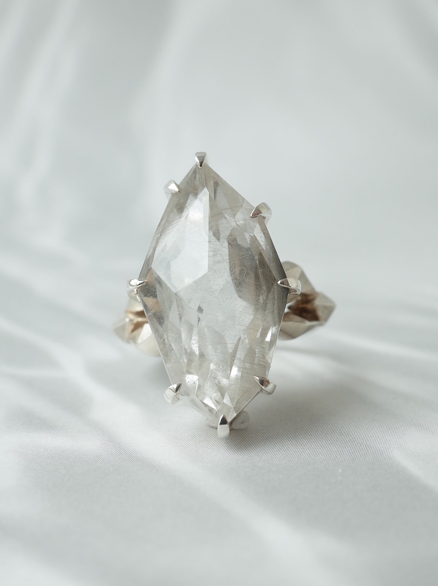 Platinum Ruteilated Quartz CRYSTALLIZE Ring  / cut by CANNA