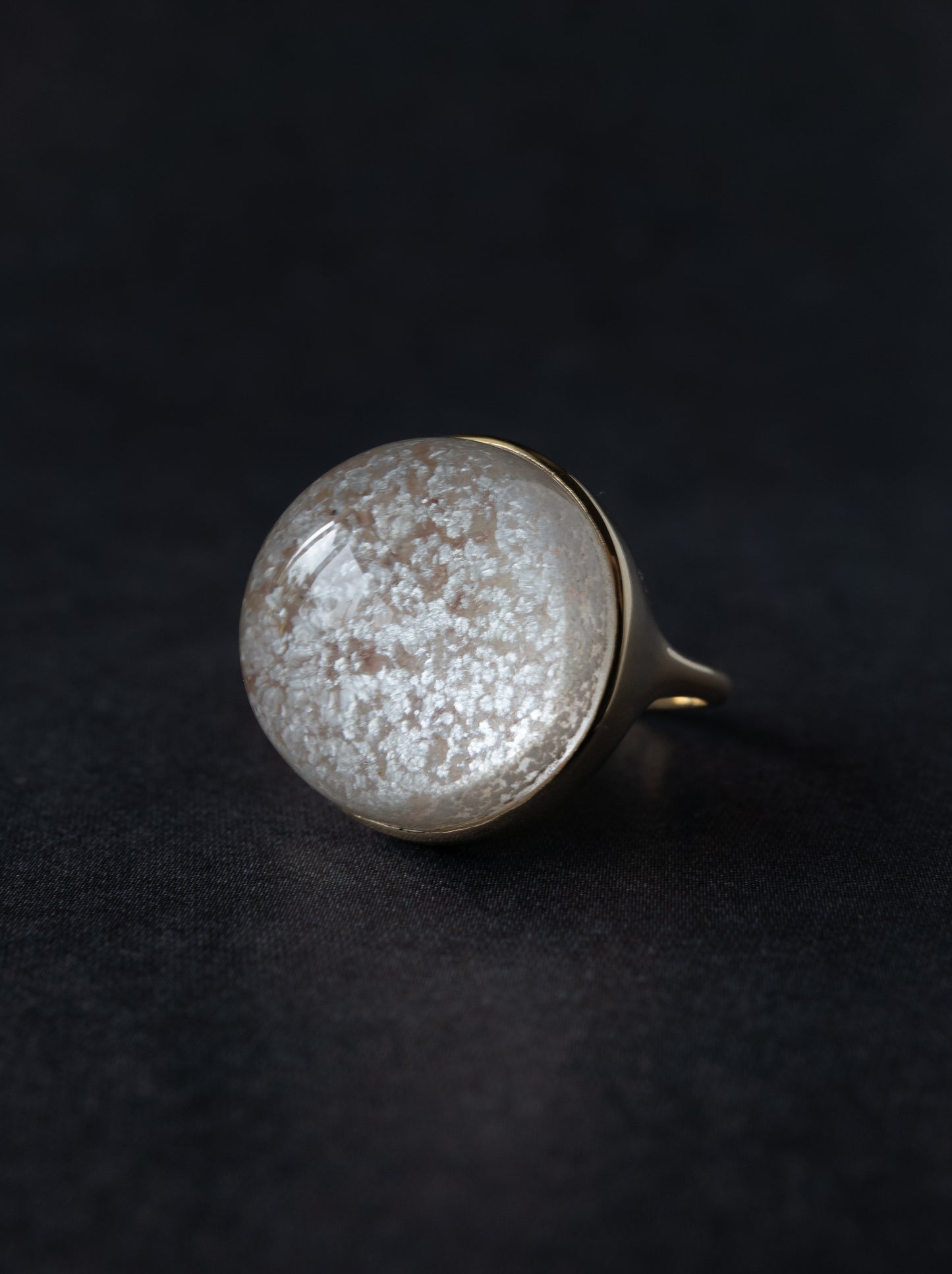 Cristobalitei n Quartz Ring