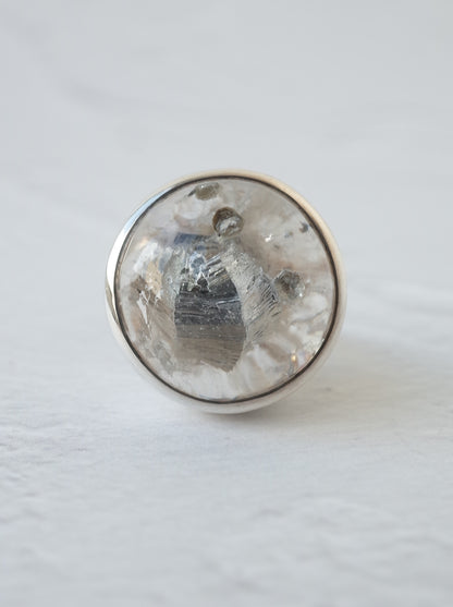 Biotite in Quartz Ring