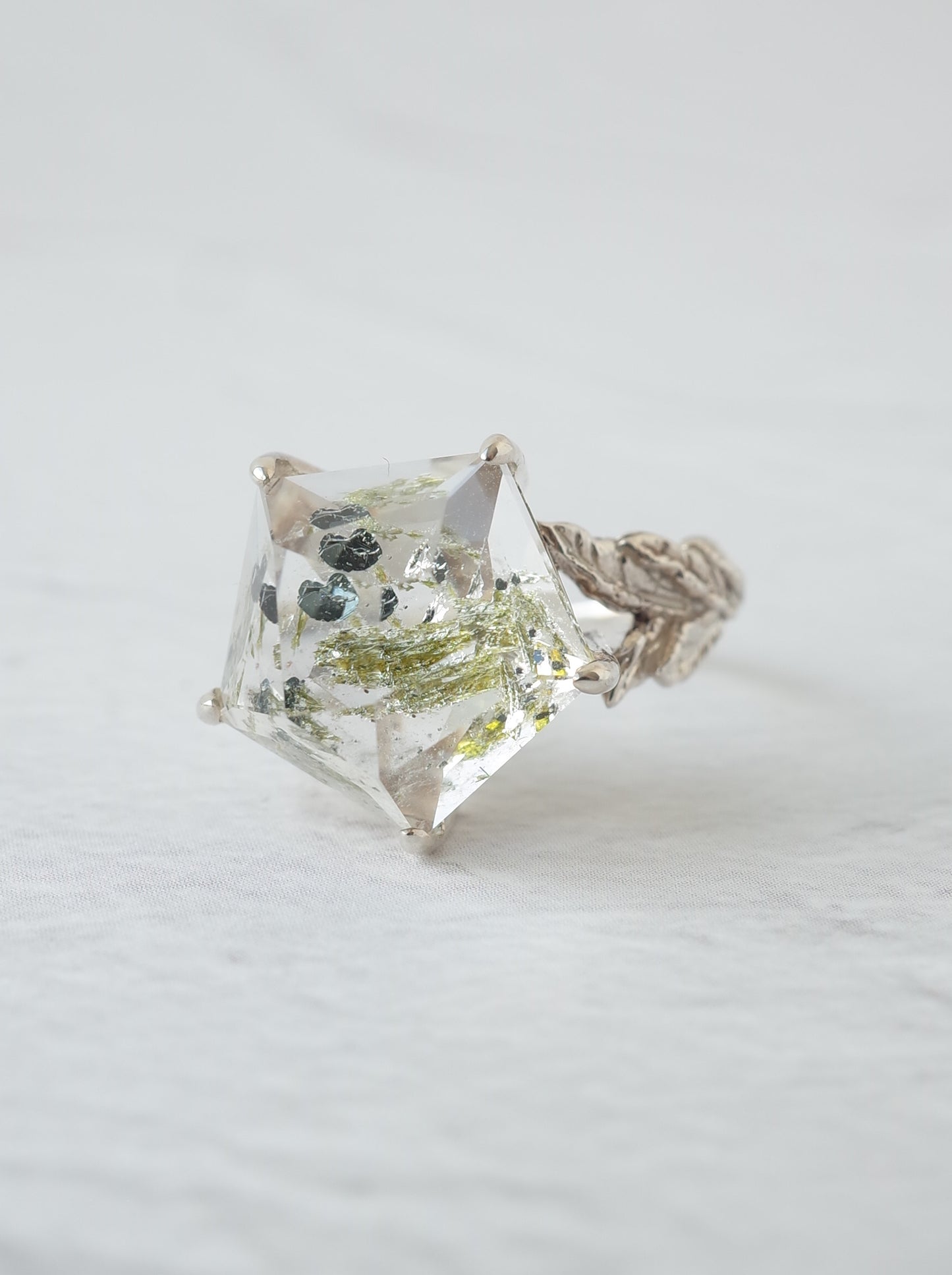 Epidote in Quartz Ring  / cut by CANNA