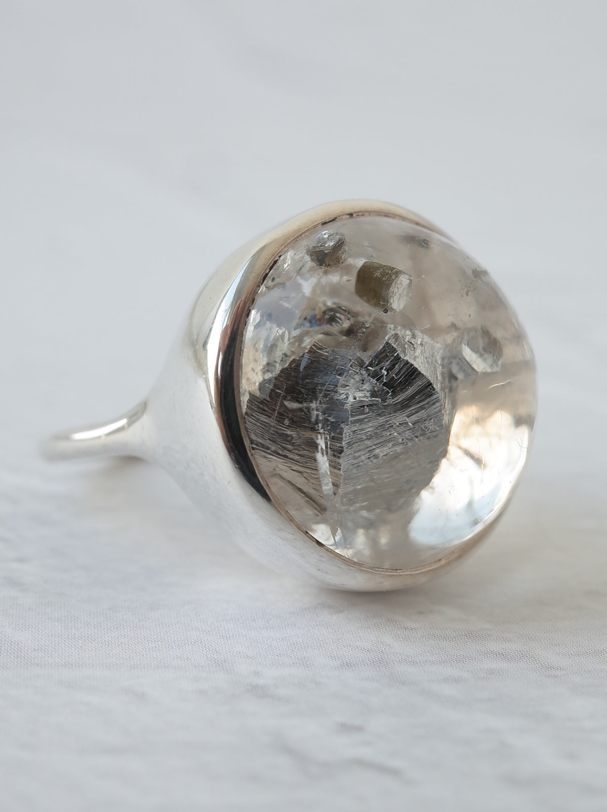 Biotite in Quartz Ring