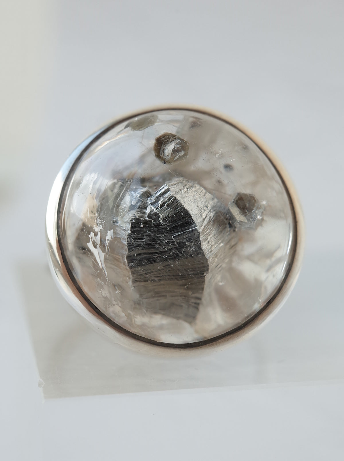 Biotite in Quartz Ring
