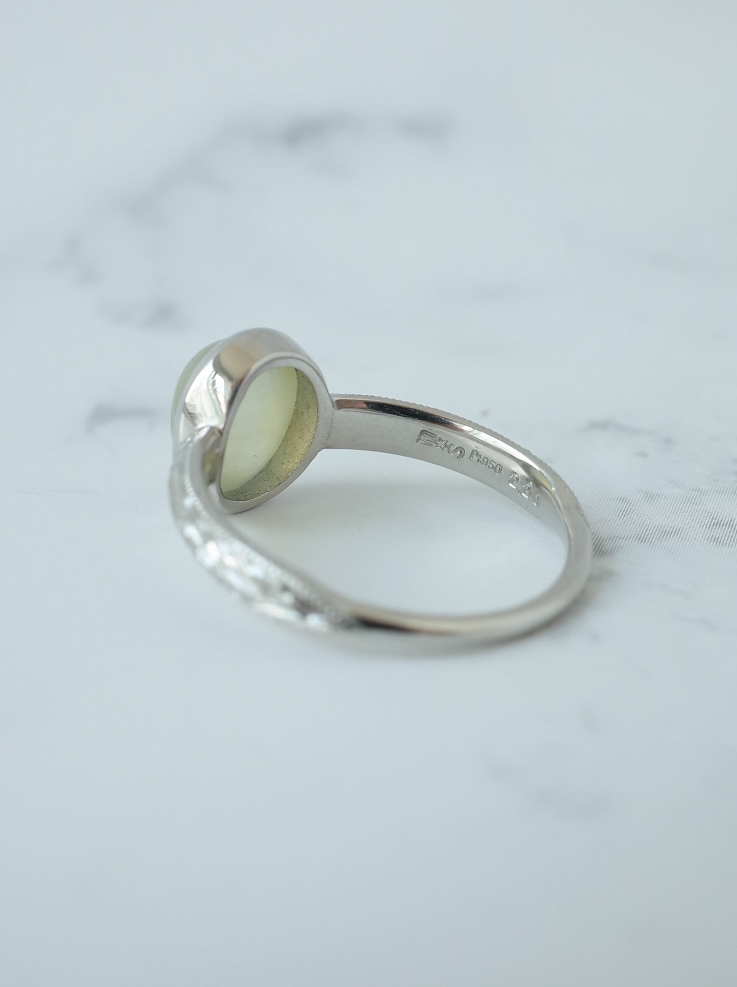 Jadeite Hawaiian Ring - 6